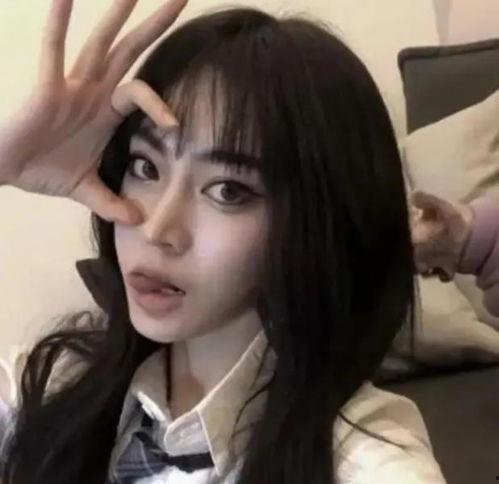 吃瓜网红 图片头像女,揭秘吃瓜网红的时尚头像魅力  第1张